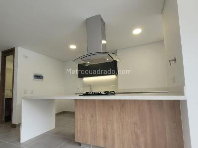 Apartamento de 2 alcobas en arriendo en Villa Carlota, Medellín, 103 m² · foto 6 de 15