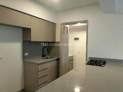 Apartamento de 3 alcobas en arriendo en Villa Carlota, Medellín, 79 m² · foto 6 de 17