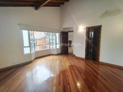 Casa de 4 alcobas en arriendo en Las Lomas, Medellín, 360 m² · foto 11 de 19