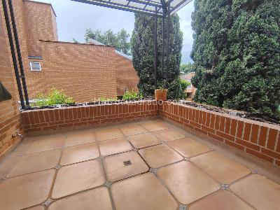 Casa de 4 alcobas en arriendo en Las Lomas, Medellín, 360 m² · foto 17 de 19