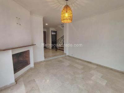Casa de 4 alcobas en arriendo en Las Lomas, Medellín, 360 m² · foto 3 de 19
