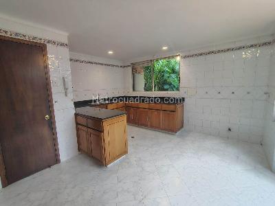 Casa de 4 alcobas en arriendo en Las Lomas, Medellín, 360 m² · foto 5 de 19