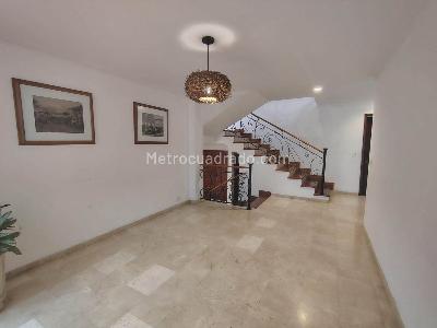 Casa de 4 alcobas en venta en Las Lomas, Medellín, 360 m² · foto 4 de 19