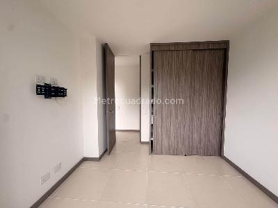 Apartamento de 2 alcobas en arriendo en Sabaneta, Sabaneta, 60 m² · foto 9 de 13