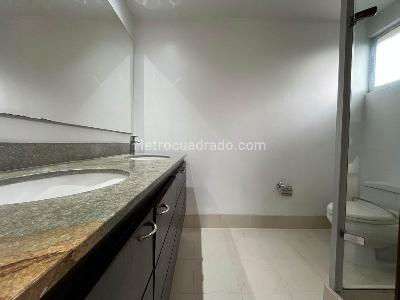 Casa de 4 alcobas en arriendo en Envigado, Envigado, 320 m² · foto 17 de 19