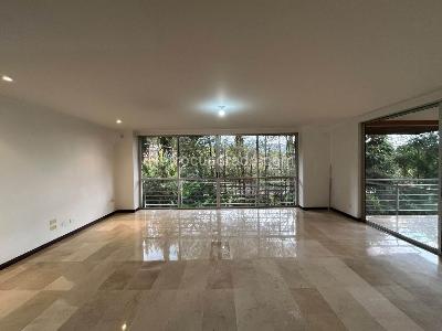 Casa de 4 alcobas en arriendo en Envigado, Envigado, 320 m² · foto 2 de 19