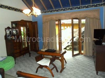 Casa de 5 alcobas en venta en El Poblado, Medellín, 1040 m² · foto 11 de 20
