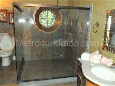 Casa de 5 alcobas en venta en El Poblado, Medellín, 1040 m² · foto 15 de 20