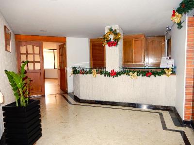 Apartamento de 4 alcobas en venta en Altos De La Calleja, Bogotá, 221 m² · foto 2 de 20