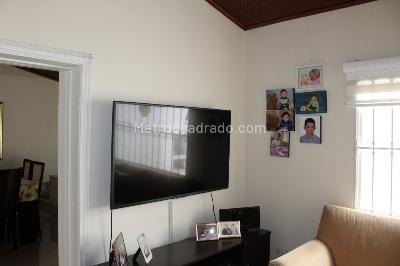 Casa de 3 alcobas en venta en Malibu La Alhambra, Bogotá, 275 m² · foto 10 de 20