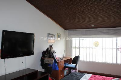 Casa de 3 alcobas en venta en Malibu La Alhambra, Bogotá, 275 m² · foto 17 de 20