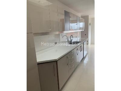 Apartamento de 3 alcobas en venta en Chico, Bogotá, 240 m² · foto 6 de 11