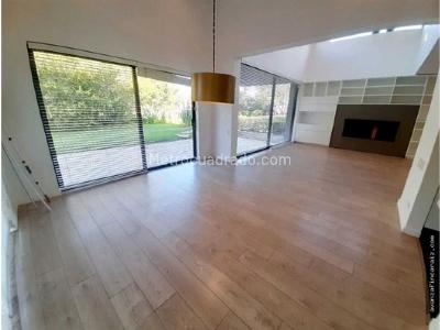 Casa de 3 alcobas en venta en La Calera, La Calera, 300 m² · foto 2 de 20