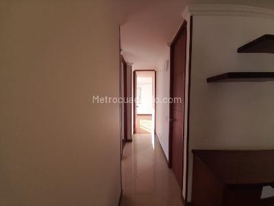 Apartamento en venta en La Colina Campestre, Bogotá · foto 8 de 18