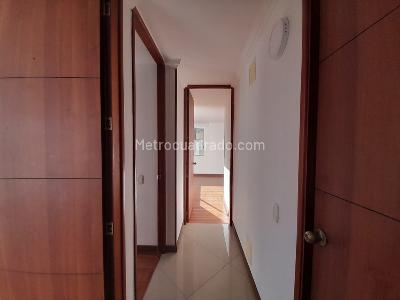 Apartamento en venta en La Colina Campestre, Bogotá · foto 9 de 18