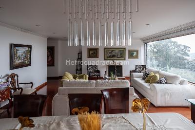 Apartamento de 3 alcobas en venta en El Refugio I, Bogotá, 168 m² · foto 2 de 20