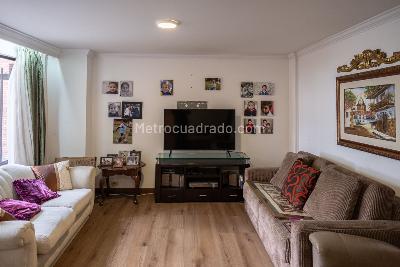 Apartamento de 3 alcobas en venta en El Refugio I, Bogotá, 168 m² · foto 13 de 20