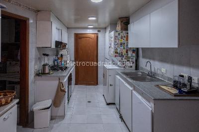 Apartamento de 3 alcobas en venta en El Refugio I, Bogotá, 168 m² · foto 17 de 20