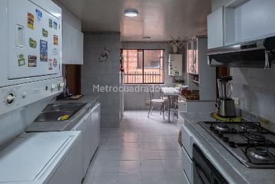 Apartamento de 3 alcobas en venta en El Refugio I, Bogotá, 168 m² · foto 18 de 20