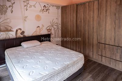 Apartamento de 2 alcobas en venta en Los Rosales, Bogotá, 154 m² · foto 16 de 17