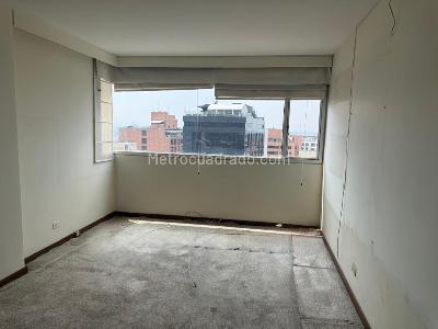 Apartamento de 3 alcobas en venta en Los Rosales, Bogotá, 184 m² · foto 4 de 10