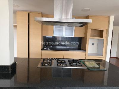 Apartamento de 3 alcobas en venta en Los Rosales, Bogotá, 184 m² · foto 6 de 10