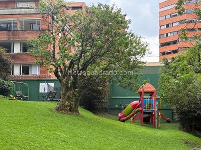 Apartamento de 3 alcobas en venta en Los Rosales, Bogotá, 184 m² · foto 10 de 10