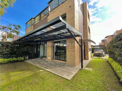 Casa de 3 alcobas en venta en Conjunto Vittare, Cajicá, 164 m² · foto 2 de 20