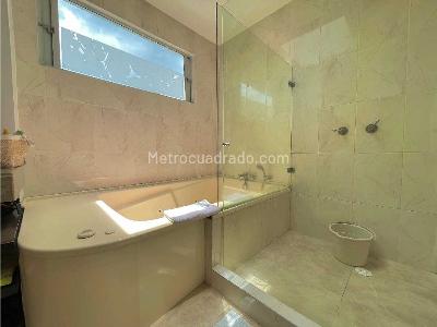 Casa de 5 alcobas en venta en Chia, Chía, 378 m² · foto 19 de 20