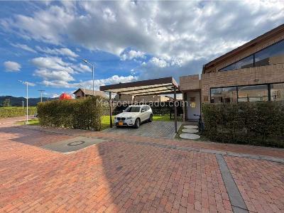 Casa de 3 alcobas en venta en Cajica, Cajicá, 128 m² · foto 2 de 20