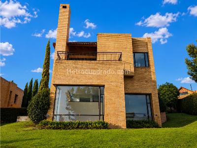 Casa de 3 alcobas en venta en Encenillos De Sindamanoy, Chía, 220 m² · foto 1 de 20