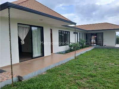 Casa de 4 alcobas en venta en Villavicencio, Villavicencio, 700 m² · foto 2 de 18