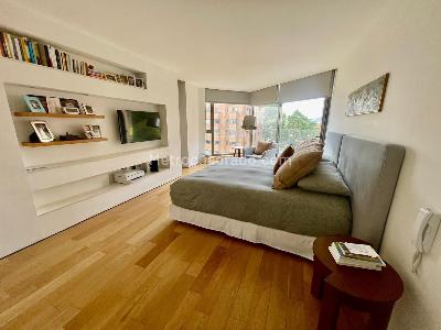 Apartamento de 3 alcobas en venta en Rosales Bella Vista, Bogotá, 246 m² · foto 3 de 13