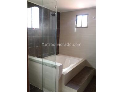 Casa de 5 alcobas en venta en Avenida Chilaco Rio Frio, Chía, 252 m² · foto 19 de 20