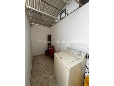 Casa de 5 alcobas en venta en Los Cerezos, Bogotá, 216 m² · foto 6 de 20