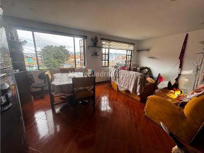 Casa de 5 alcobas en venta en Los Cerezos, Bogotá, 216 m² · foto 7 de 20