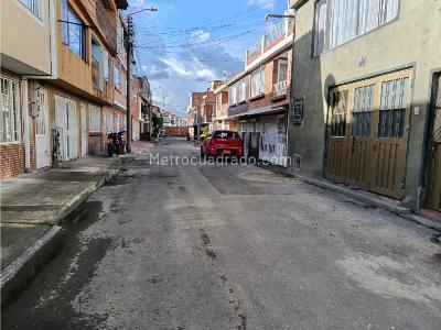 Casa de 2 alcobas en venta en Avenida Pradilla, Chía, 272 m² · foto 2 de 20