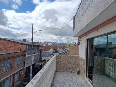 Casa de 2 alcobas en venta en Avenida Pradilla, Chía, 272 m² · foto 12 de 20
