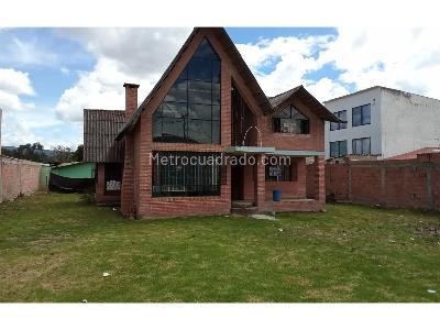 Casa de 4 alcobas en venta en Vereda Fagua, Chía, 1116 m² · foto 2 de 20