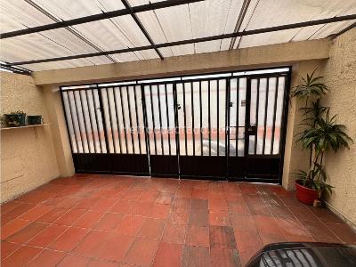 Casa de 4 alcobas en venta en Capellania, Bogotá, 170 m² · foto 3 de 20
