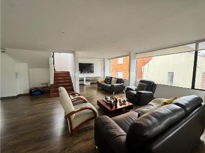 Apartamento de 4 alcobas en venta en Santa Barbara, Bogotá, 277 m² · foto 2 de 20