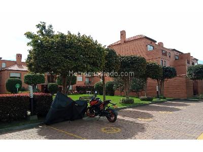 Casa de 3 alcobas en venta en Avenida Chilaco, Chía, 189 m² · foto 2 de 20