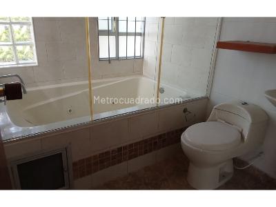 Casa de 5 alcobas en arriendo en Vereda Bojaca, Chía, 257 m² · foto 15 de 20