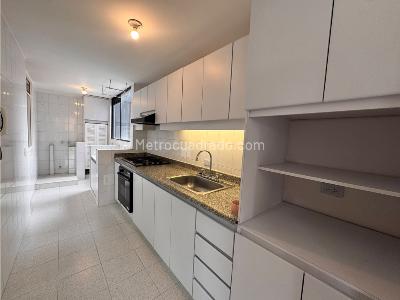 Apartamento en venta en Ciudad Salitre Oriental, Bogotá · foto 7 de 18