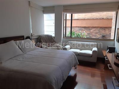 Apartamento de 3 alcobas en venta en La Carolina, Bogotá, 185 m² · foto 5 de 8