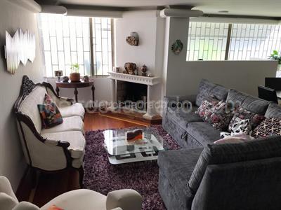 Apartamento en venta en La Carolina, Bogotá · foto 3 de 9