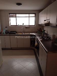 Apartamento de 3 alcobas en venta en Chico, Bogotá, 154 m² · foto 4 de 9