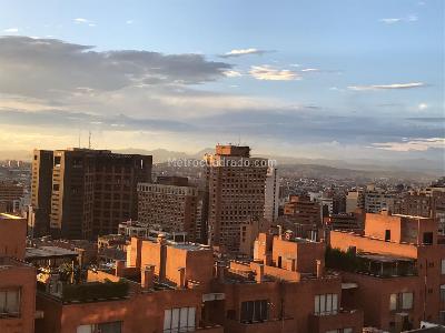 Apartamento de 3 alcobas en venta en Los Rosales, Bogotá, 320 m² · foto 5 de 8