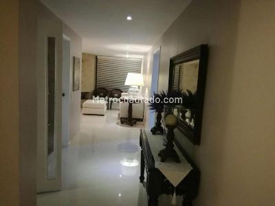 Apartamento de 3 alcobas en venta en Chico, Bogotá, 134 m² · foto 4 de 6