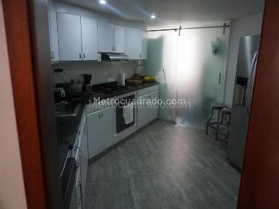 Apartamento de 3 alcobas en venta en Santa Barbara, Bogotá, 135 m² · foto 15 de 19